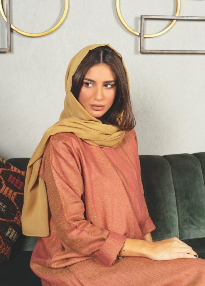  عبايات أنيقة ومفصلة لتناسبك من Deta Brand