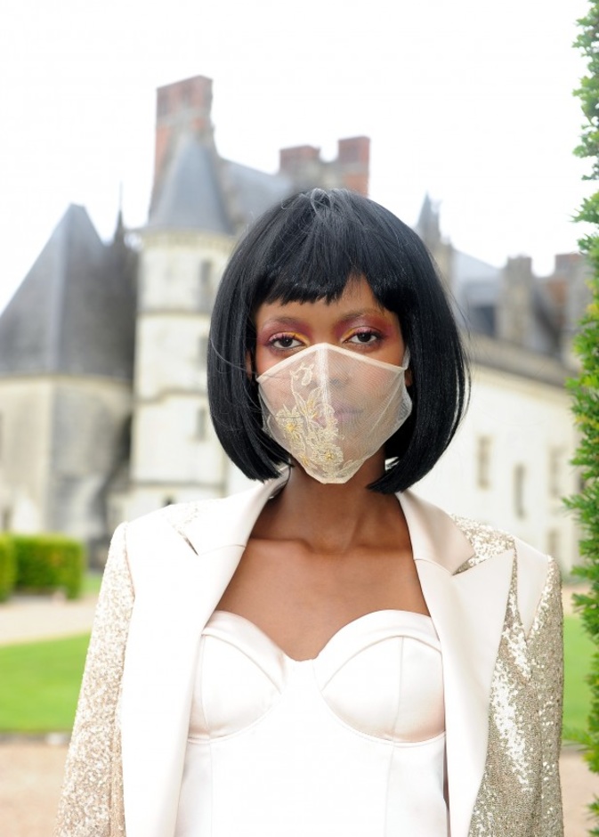 مكياج بأسلوب La Metamorphose