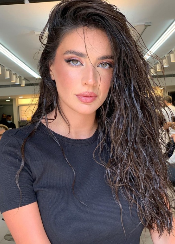 من أجدد إطلالات بيرلا حلو الجمالية