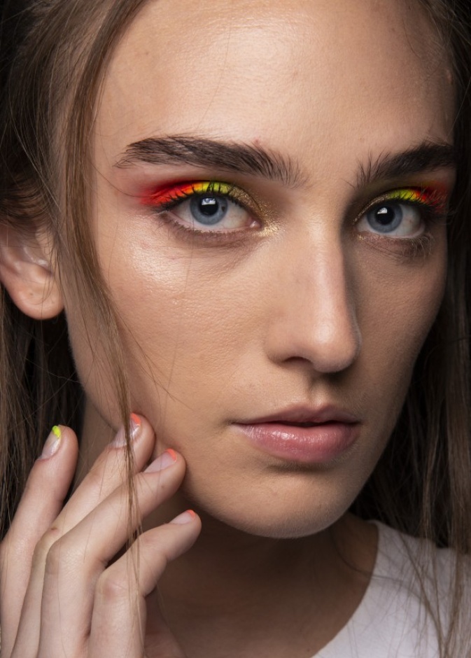 دار Nicole Miller تعتمد صيحة الطلاء الفرنش الملون