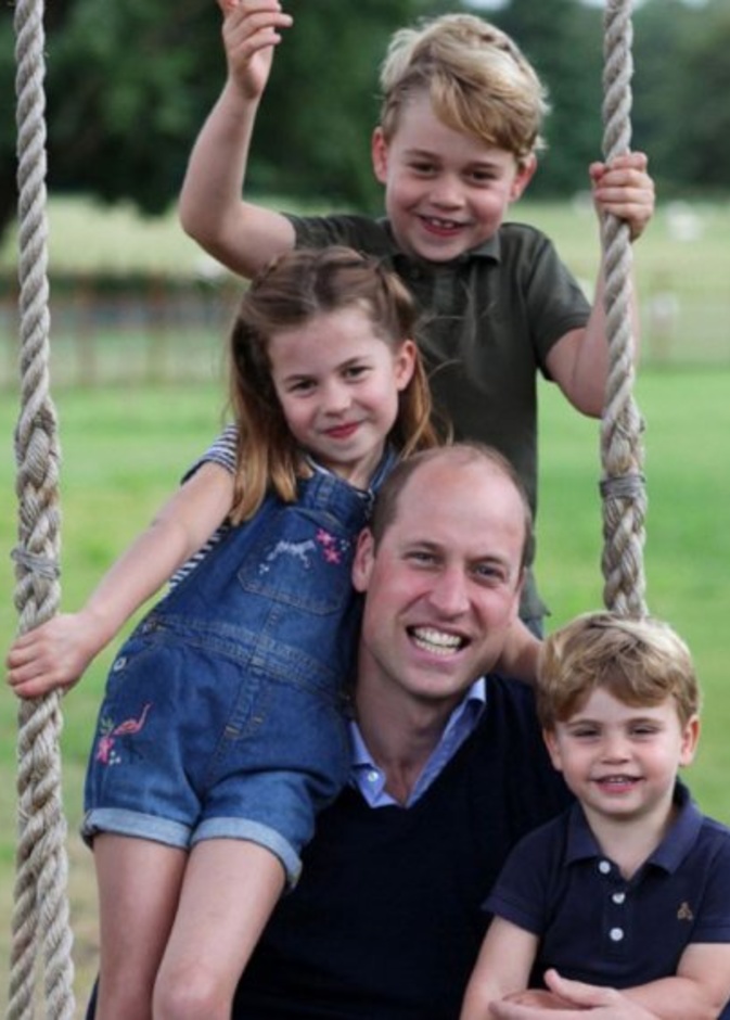 عائلة كمبردج تنشر صورتين جديدتين للأمير جورج في عيد ميلاده