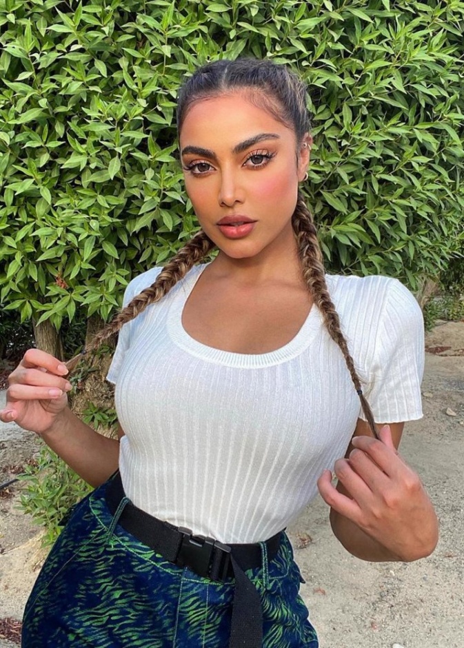 3 صيحات جمالية اعتمديها بأسلوب الكويتية فاطمة المؤمن 