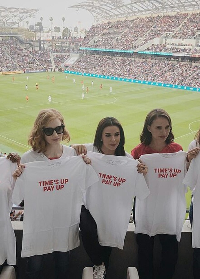 ناتالي بورتمان ونجمات هوليوود 