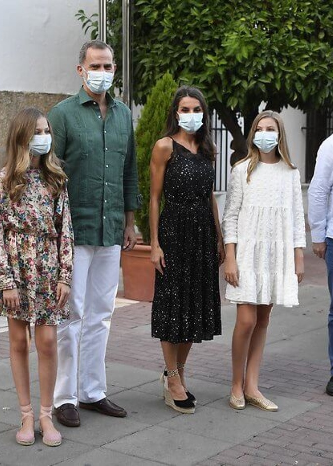 العائلة الإسبانية المالكة في افتتاح مهرجان مسرح الفنون الكلاسيكية