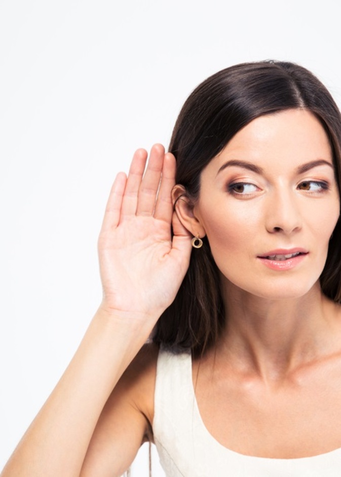 ضعف السمع قد يكون دليلاً على الاصابة بفيروس كورونا