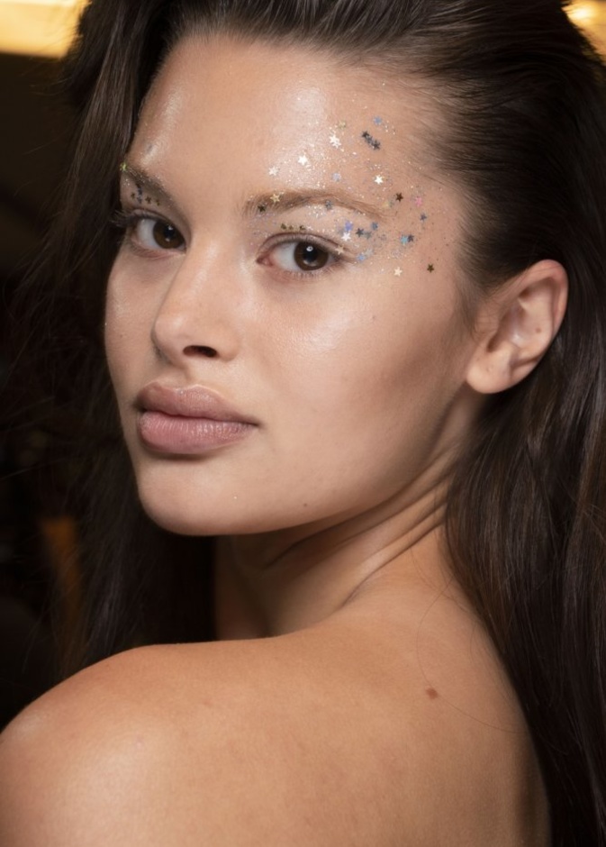 اكسسوارات متناثرة بأسلوب Christian Cowan