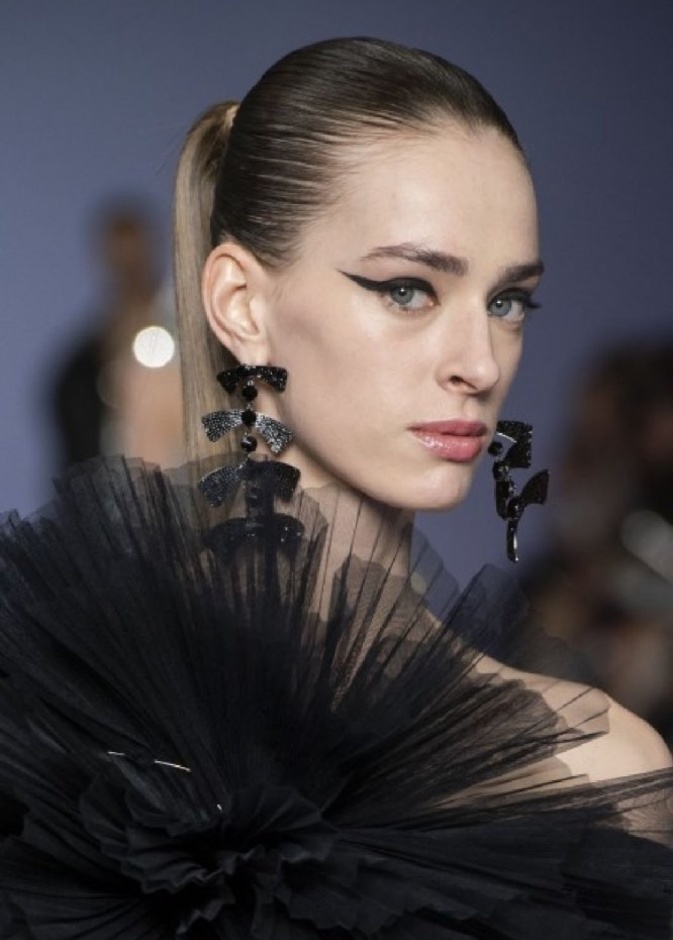 اجمل طرق تطبيق رسمات آيلاينر ممدودة لعيد الاضحى 2020 على طريقة Georges Hobeika