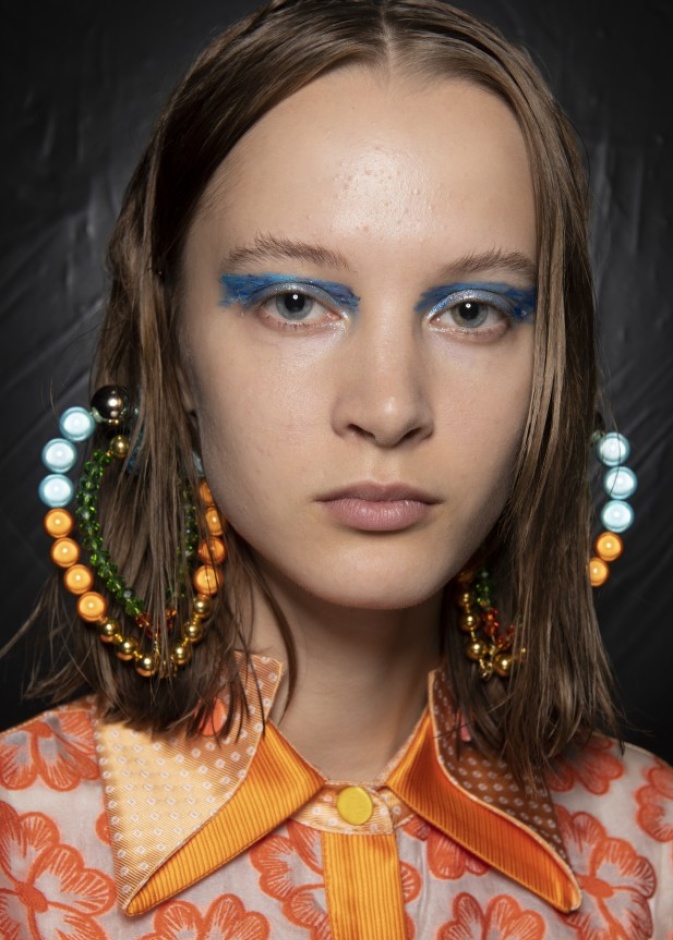 ظلال عيون أزرق مميز بأسلوب دار Shuting Qiu 