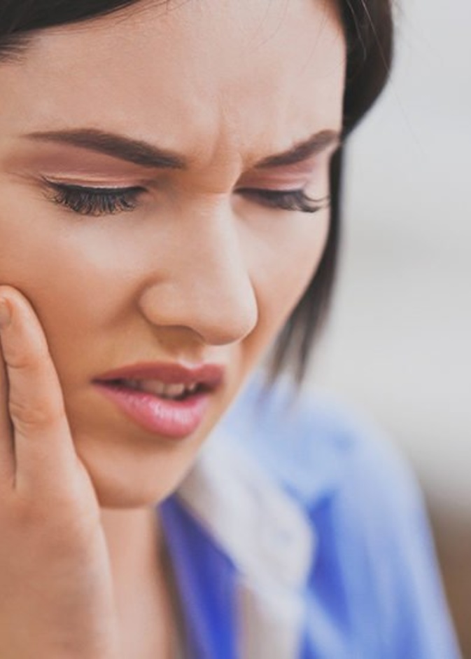 ألم عصب الأسنان ينتج من التهابه