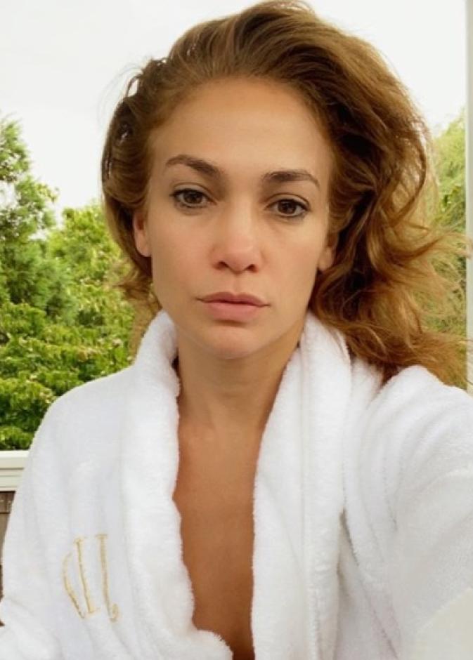 جينيفر لوبيز بدون مكياج 