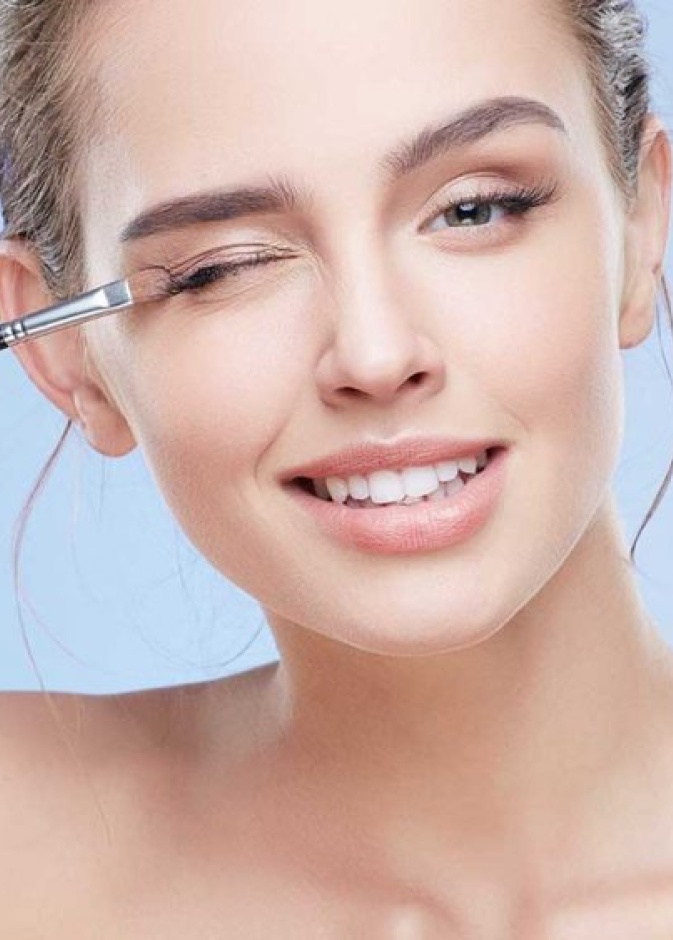 طريقة وضع مكياج وردي ناعم