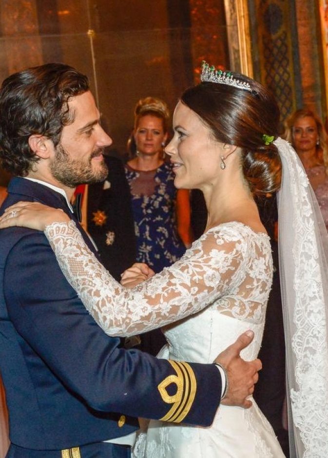 أغنية الرقصة الأولى للعروسين في حفل زفاف الأمير كارل فيليب Prince Carl والأميرة صوفيا Princess Sofia