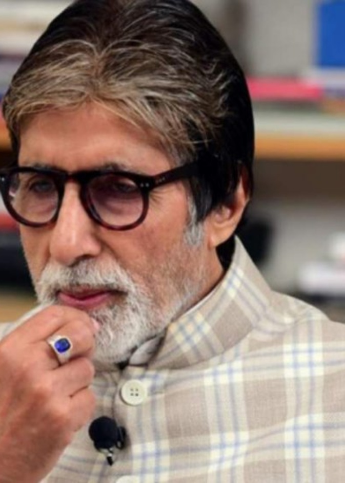 أميتاب باتشان يخضع لحجر صحي انفرادي في المنزل