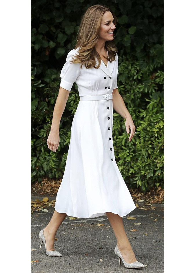 كيت ميلدتون تتالق بفستان صيفي