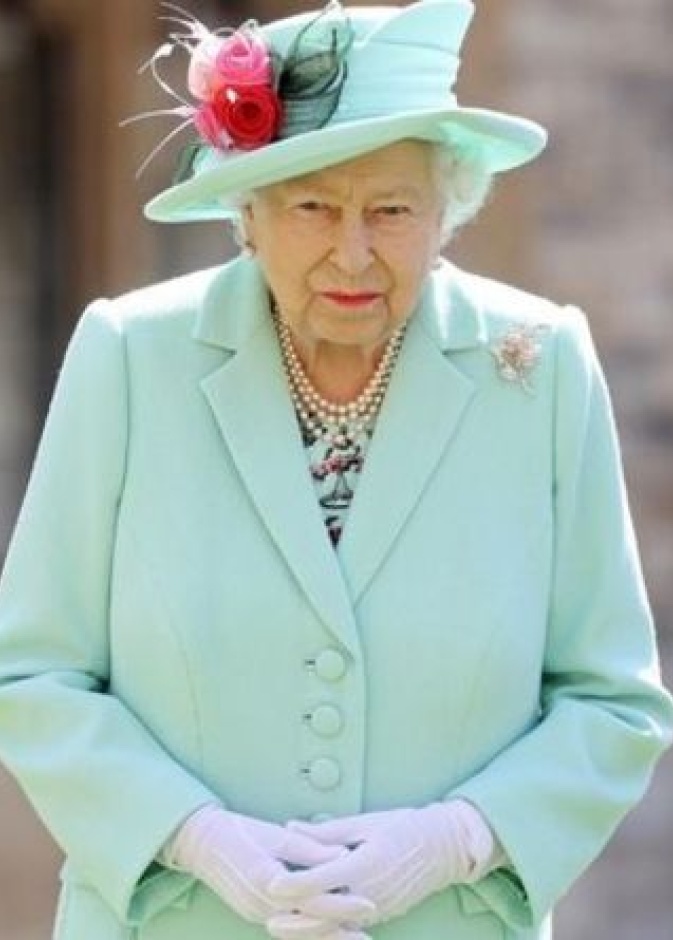  حسابات العائلة الملكية تعزي الشعب اللبناني