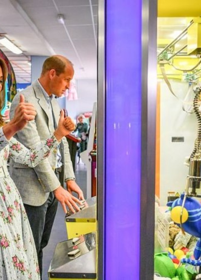 بفيديو طريف.. كيت ميدلتون تعشق روح المنافسة وتحاول أن تفوز في لعبة "أركيد"