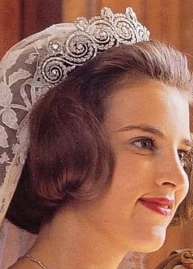 مجوهرات لها تاريخ.. كيف أصبح تاج خديوي مصر ملكا للعائلة المالكة الدنماركية؟