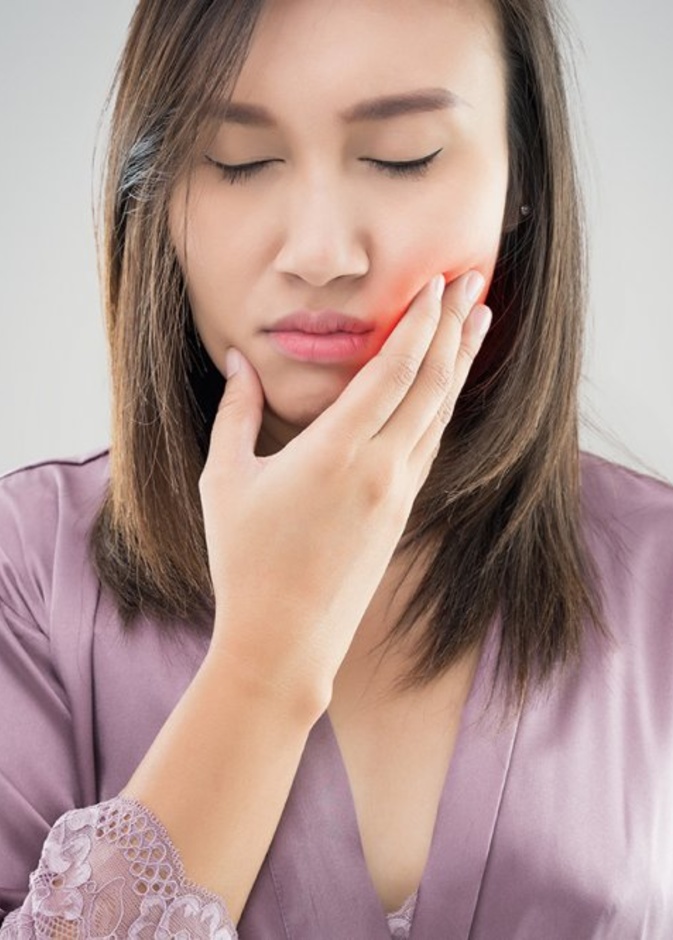 أمراض اللثة ترفع من نسبة الإصابة بكورونا