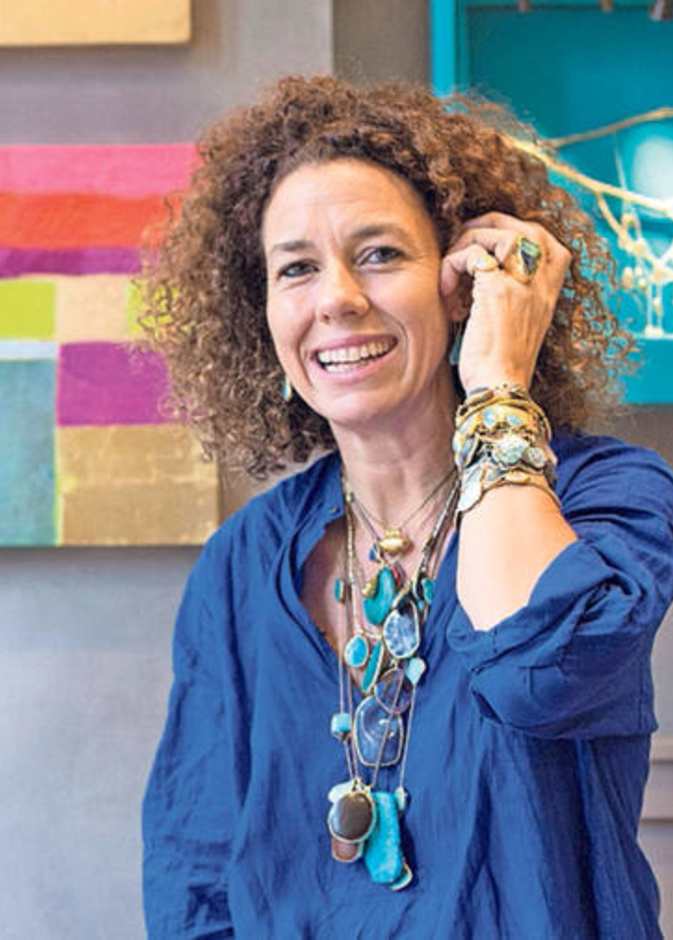 بيبا سمول.. مصممة مجوهرات بريطانية جعلت من حرفتها رسالة إنسانية