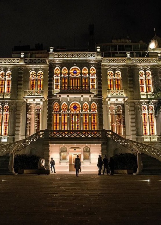 الإنارة تبرز جمال متحف سرسق في الليل