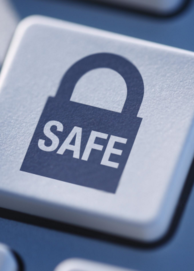 استخدمي دائمًا كلمات مرور معقدة تشتمل على حروف أبجدية و أرقام و علامات