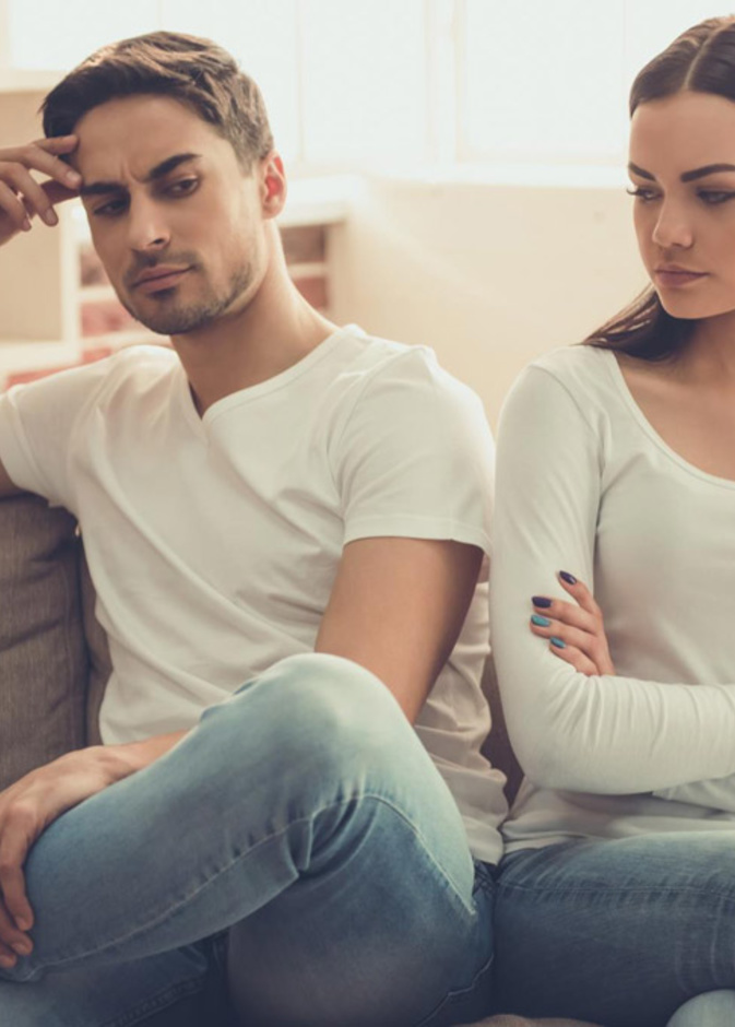 تصرفات تؤكد  كره الزوج لزوجته مثل نفوره منها حميميا