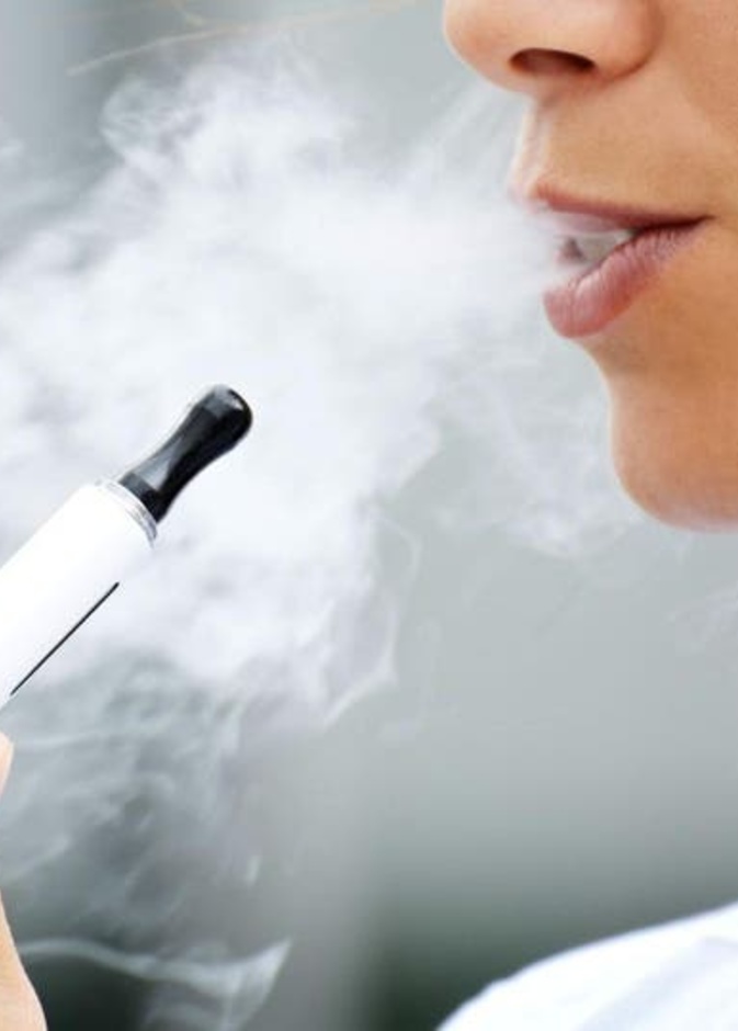 السجائر الإلكترونية ترفع من نسب الإصابة بكورونا
