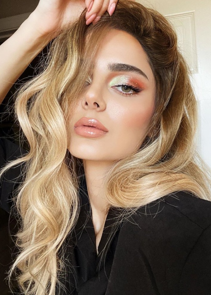 مكياج ملون من وحي ماهلاغا جابري