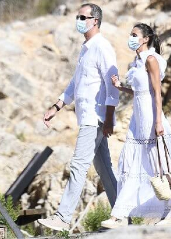  أناقة الملكة ليتيزيا في جزيرة إبيزا