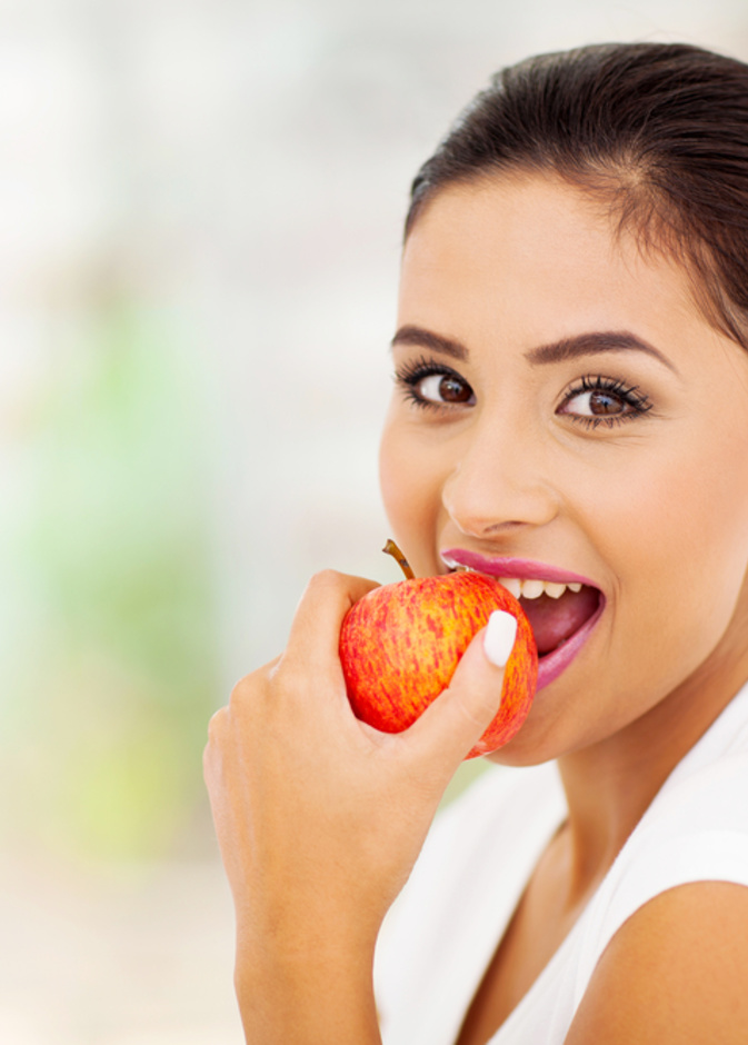 فوائد تناول التفاح بقشوره