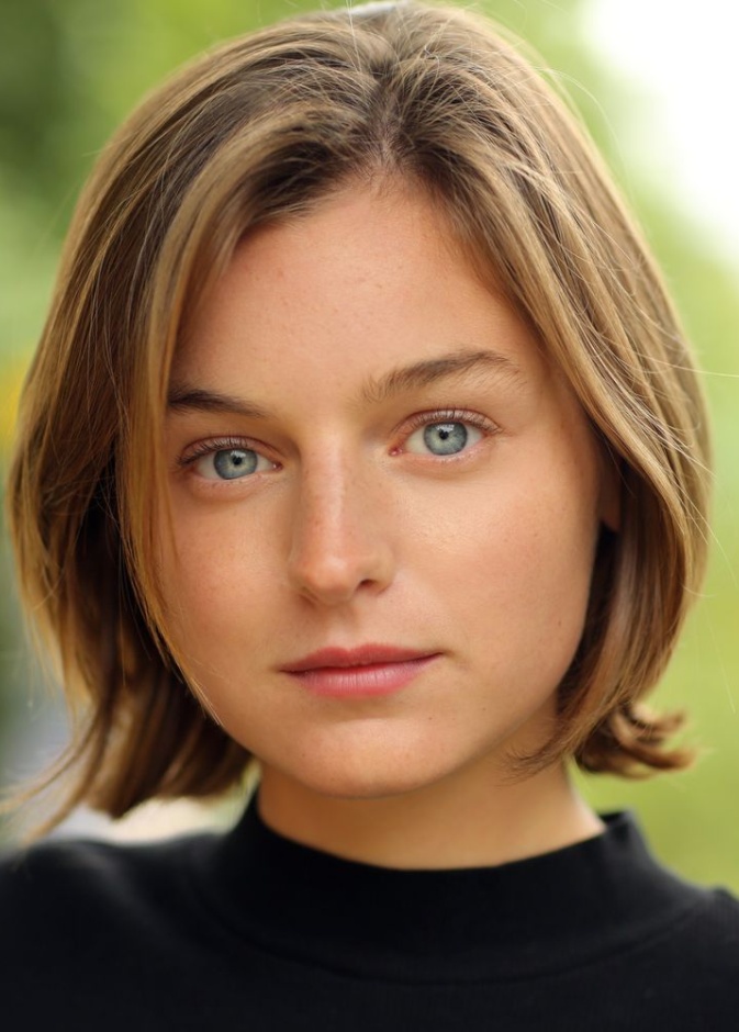 كيف ظهرت إيما كورين في شخصية الأميرة ديانا بكواليس الموسم الرابع من " The Crown"؟