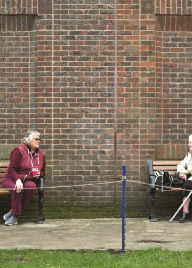  مسافة مترين غير كافية للوقاية من كورونا