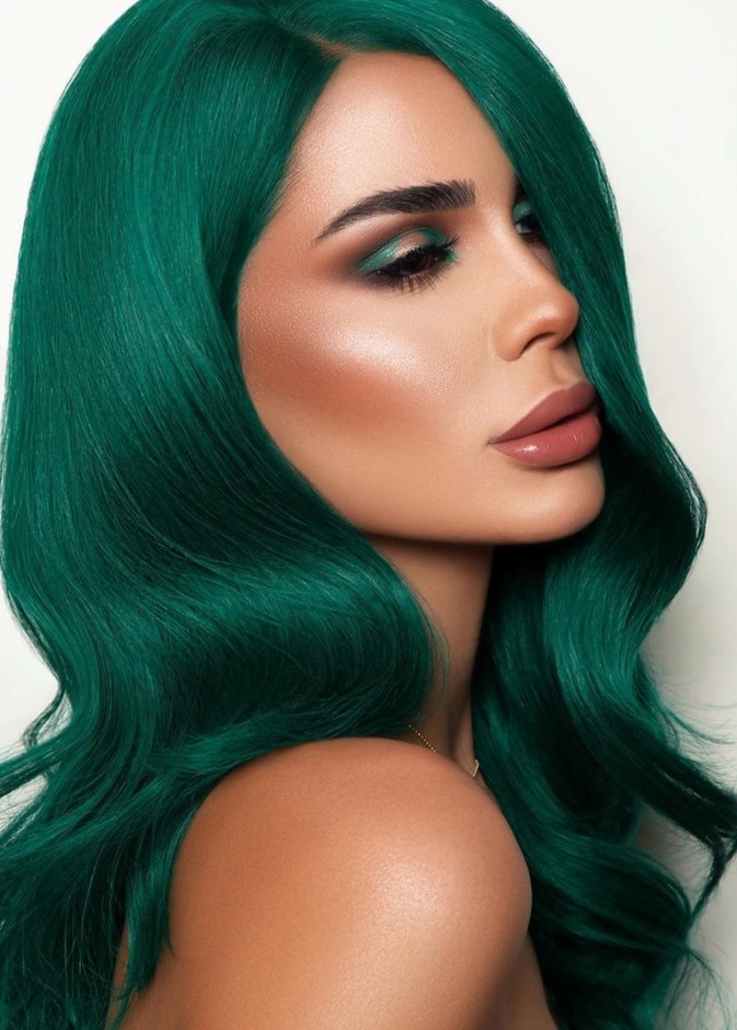 فرح عبدالعزيز بظلال عيون عصرية