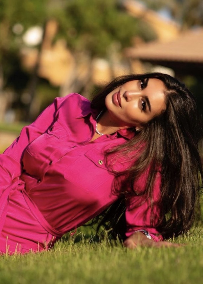 ياسمين صبري تتألق بإطلالاتها الصيفية الجديدة