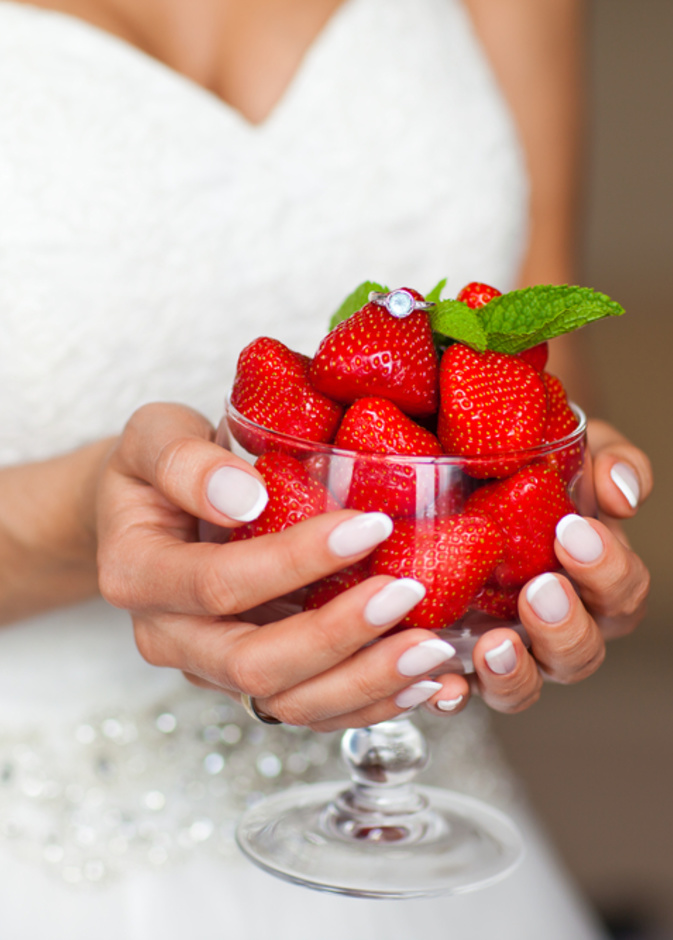 فوائد الفراولة الصحية لرشاقة العروس
