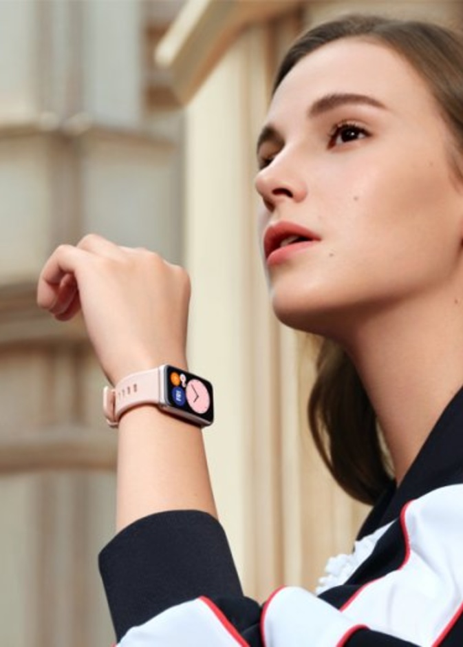 5 أسباب تجعل كل مُتابعي الموضة يحبون ساعة HUAWEI WATCH FIT الجديدة