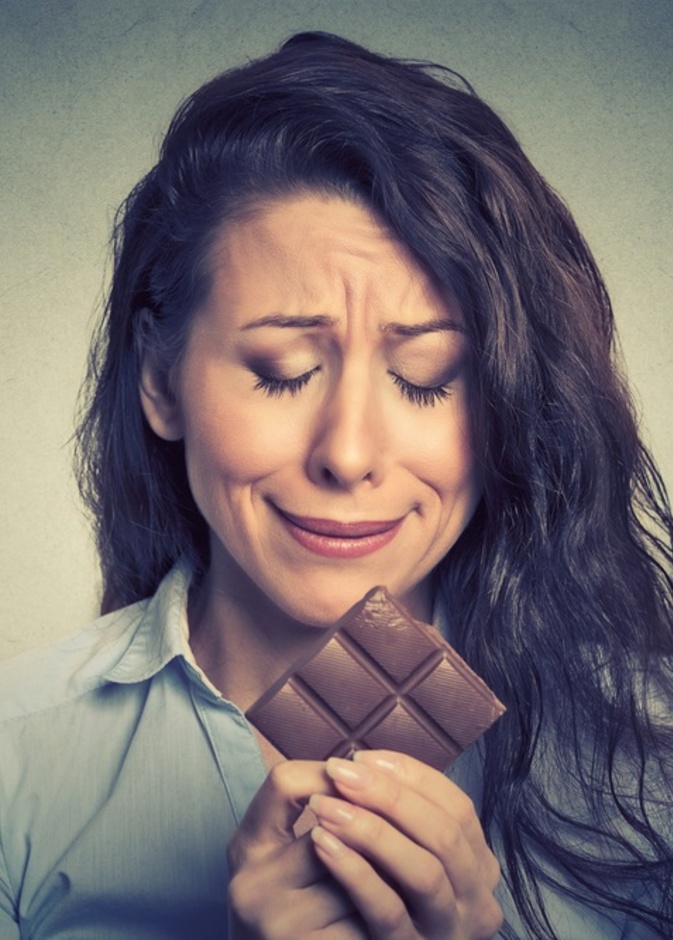 الشوكولاته الداكنة تخفف من التوتر والاكتئاب