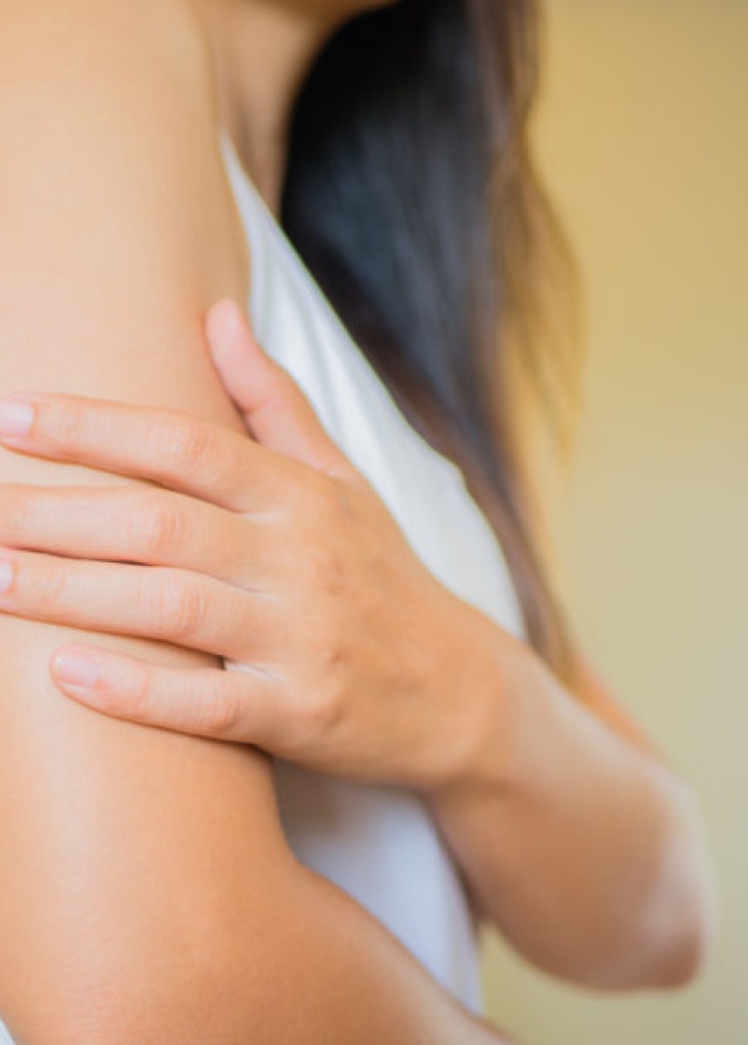  كيف تتم عملية شد الذراعين بتقنية الفيزر للتخلص من الدهون