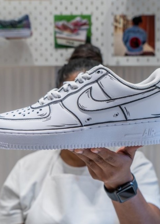 مركز تخصيص المنتجات في Level Shoes