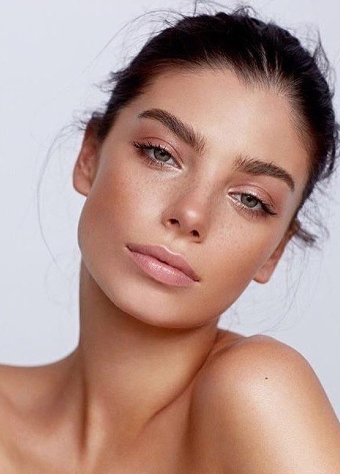 مكياج للبشرة الدهنية في الصيف