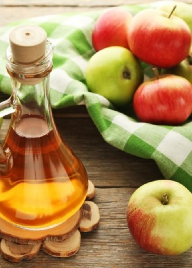 فوائد خل التفاح لمرضى الكبد الدهني وطرق استخدامه