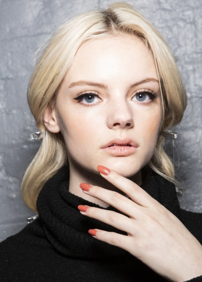 اجمل االوان مناكير خريف 2020 من Mark Fast