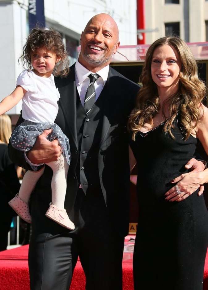 ذا روك وأسرته