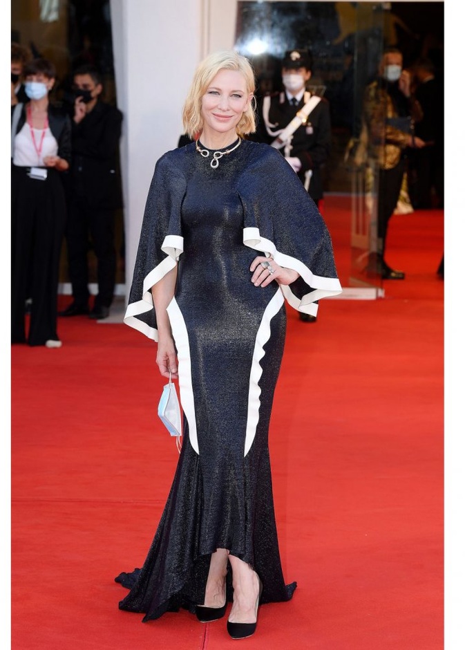 افضل اطلالات النجمات  كيت بلانشيت أنيقة بتصميم Esteban Salazar