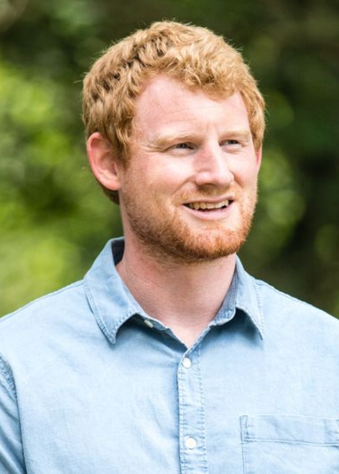 ميكانيكي بدرجة أمير.. شبيه الأمير هاري يفقد عمله لهذا السبب