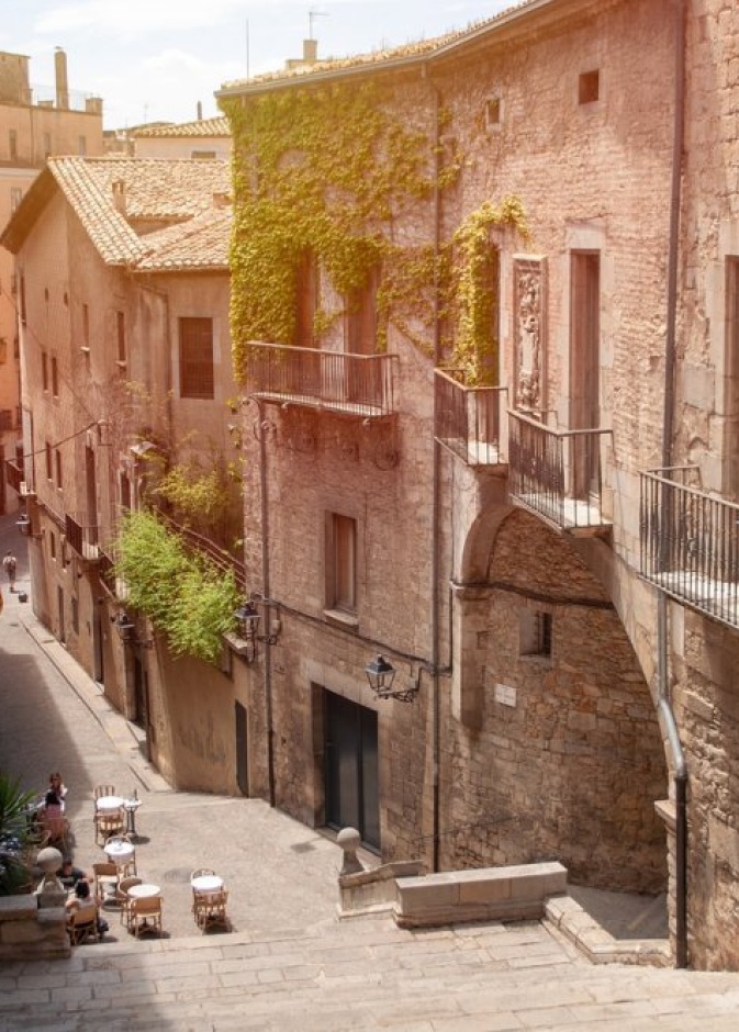  سحر العصور الوسطى في جيرونا بواسطة pixelRaw