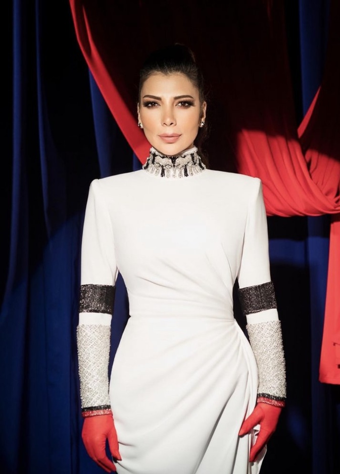 أصالة تنشر صورتها الأولى على انستغرام مع رسالة معبرة بعد حذف جميع منشوراتها