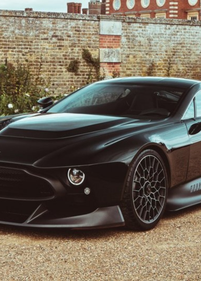 نسخة وحيدة وفريدة في العالم