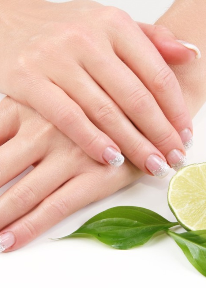 طريقة تقويه الاظافر وتطويلها باستخدام الثوم والليمون
