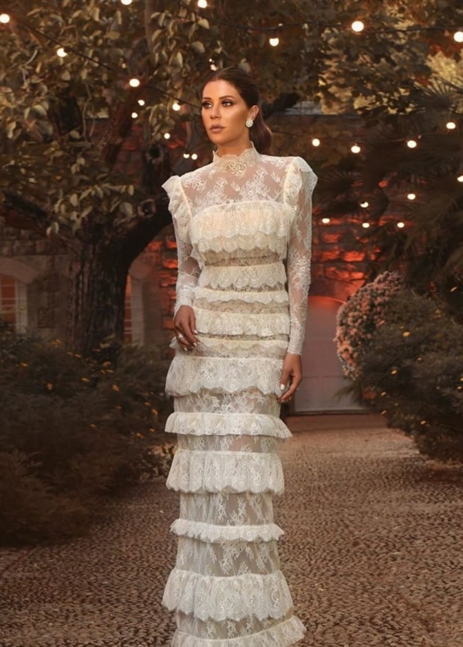 فستان زفاف كارلا حداد من تصميم mariane bechara